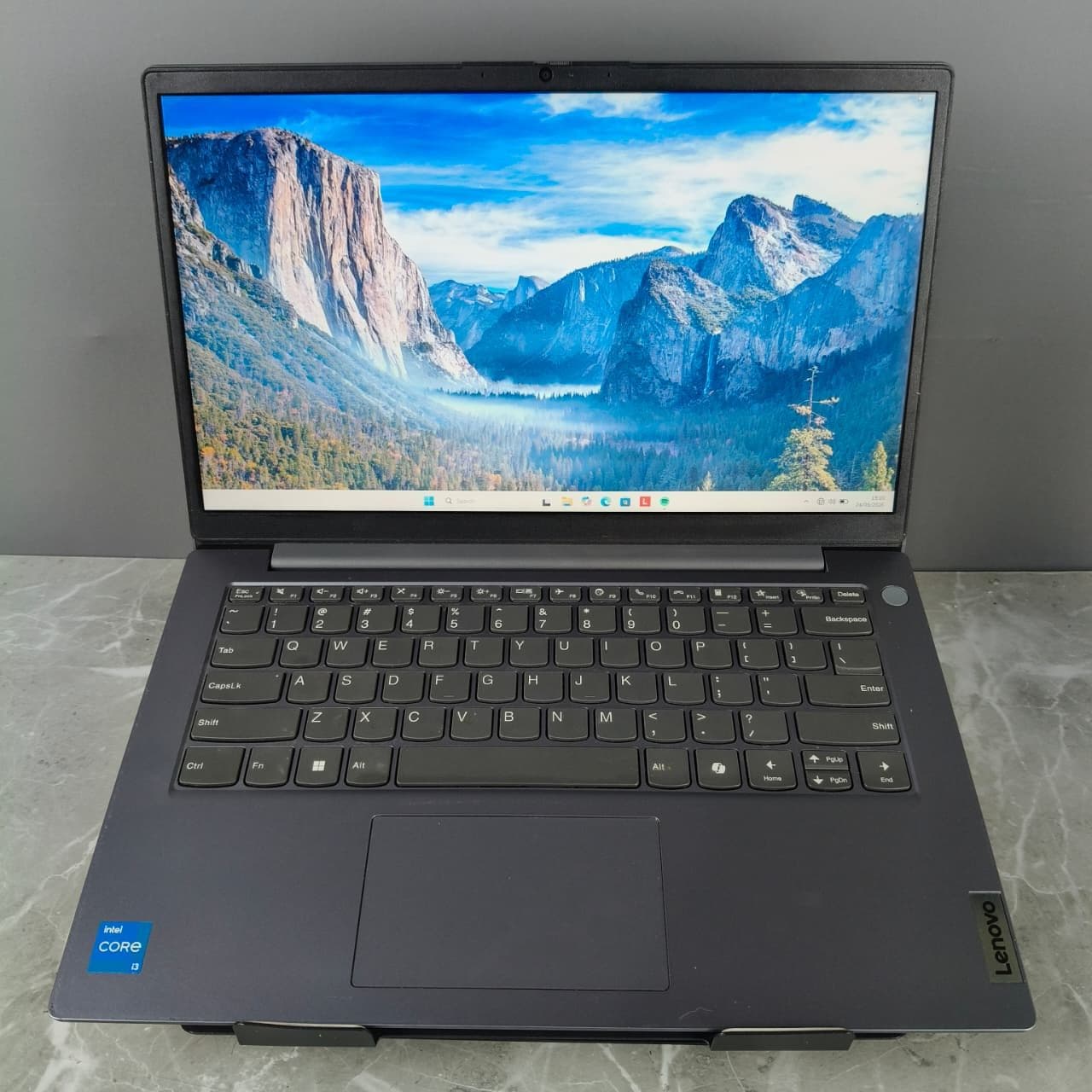 Lenovo V14 G5